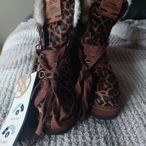 NWT Roxy Alpine Women's 5 Leopard Boot Snow Brown Faux Fur Waterproof Warm